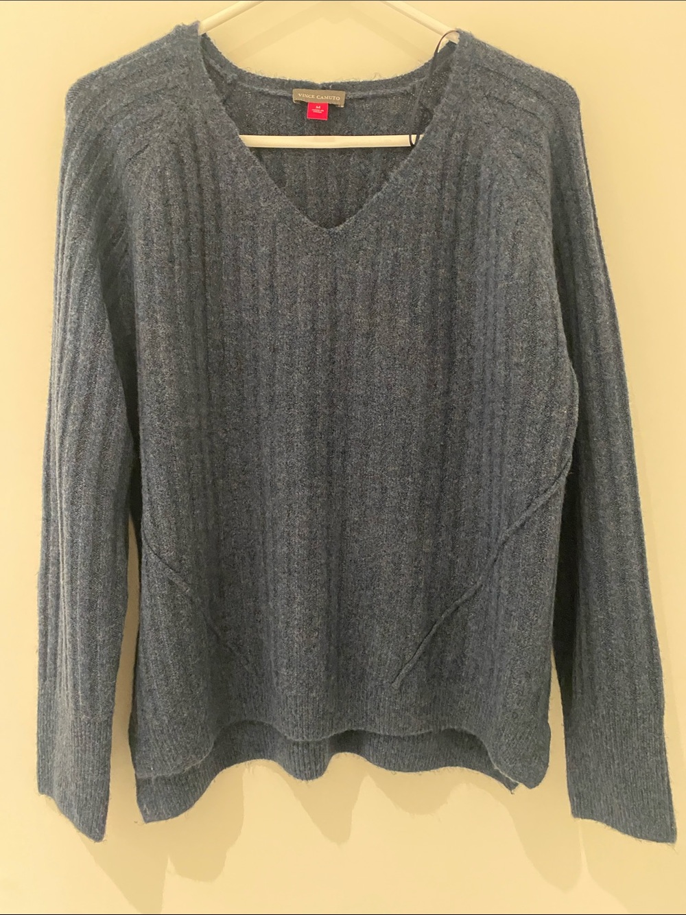 NWOT Vince Camuto Long Sleeve V Neck Ribbed Sweater Blue High Low Hem M